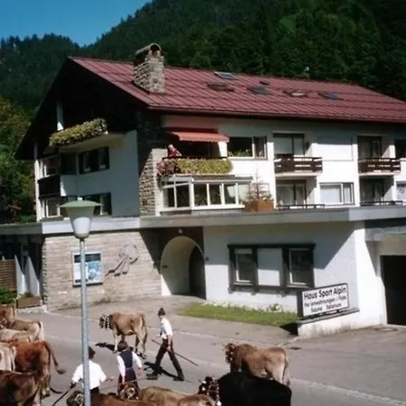 Apartment Mit Suedbalkon Und Aussicht